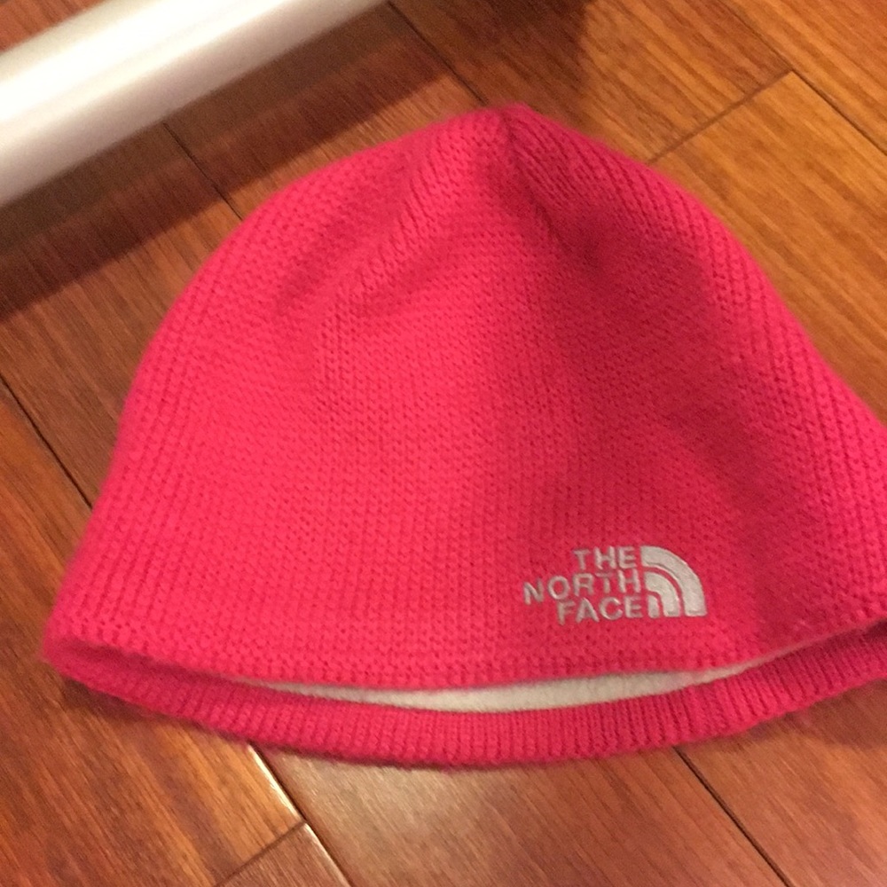 Pink/fuschia hat